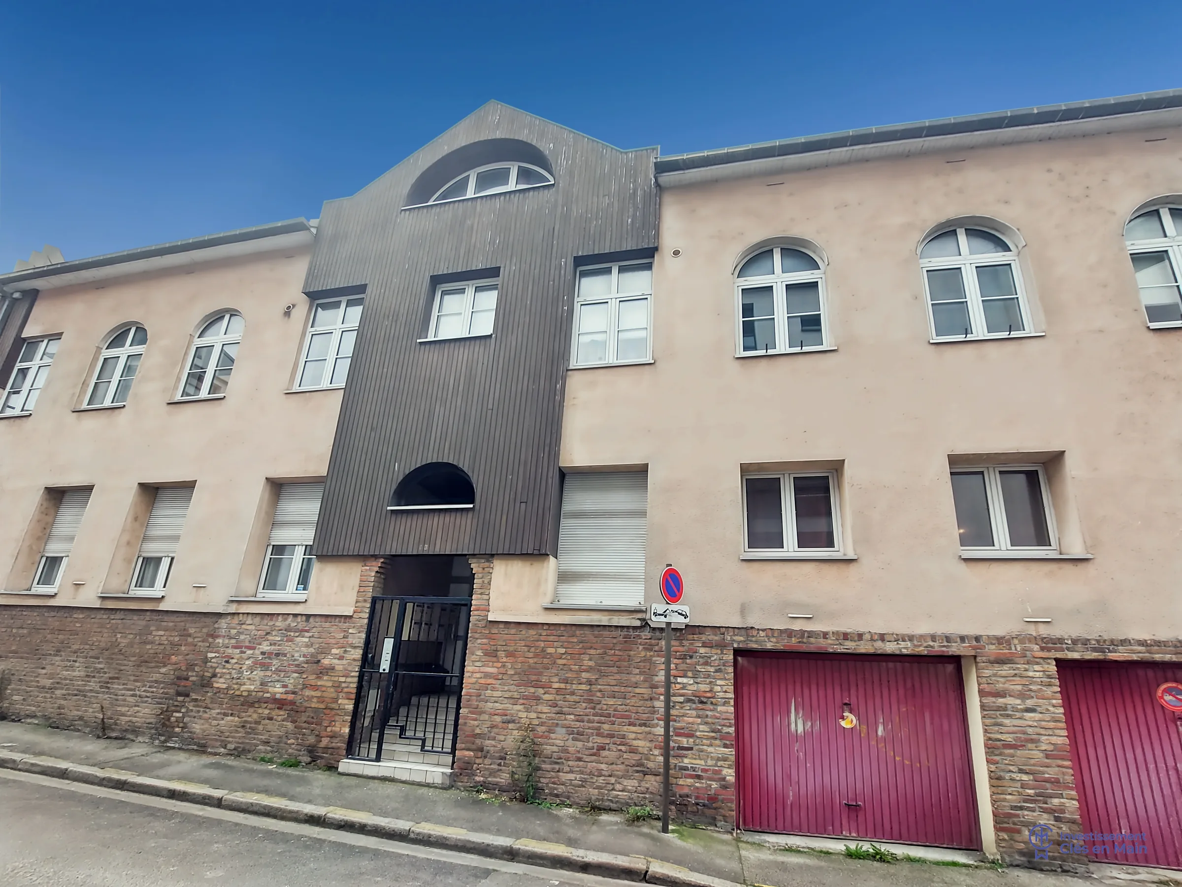 Façade de l'immeuble, 13 rue Cardon à Amiens