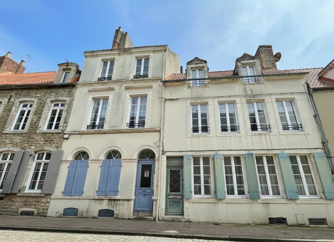 Façade de l'immeuble, 14-16 rue Saint Jean à Boulogne-Sur-Mer