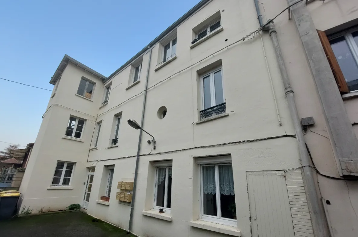 Façade de l'immeuble, 27 bis rue Jean Jaurès à Montereau-Fault-Yonne