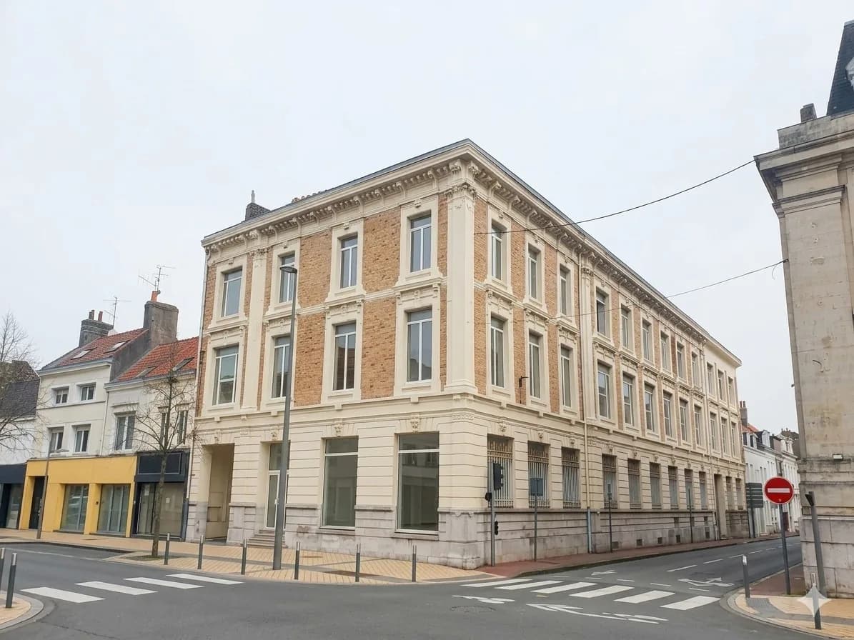 Façade de l'immeuble, 58 boulevard Jacquard à Calais