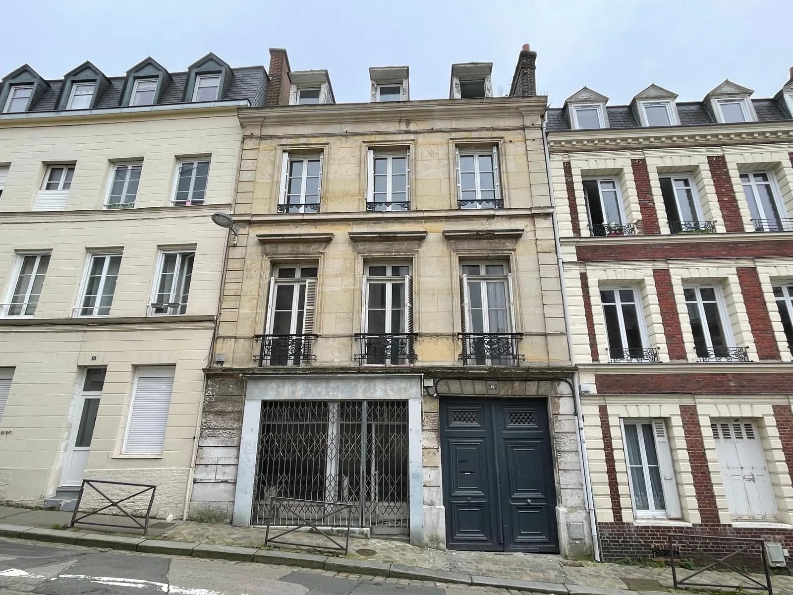 Façade de l'immeuble, 6 rue de la Glacière à Rouen