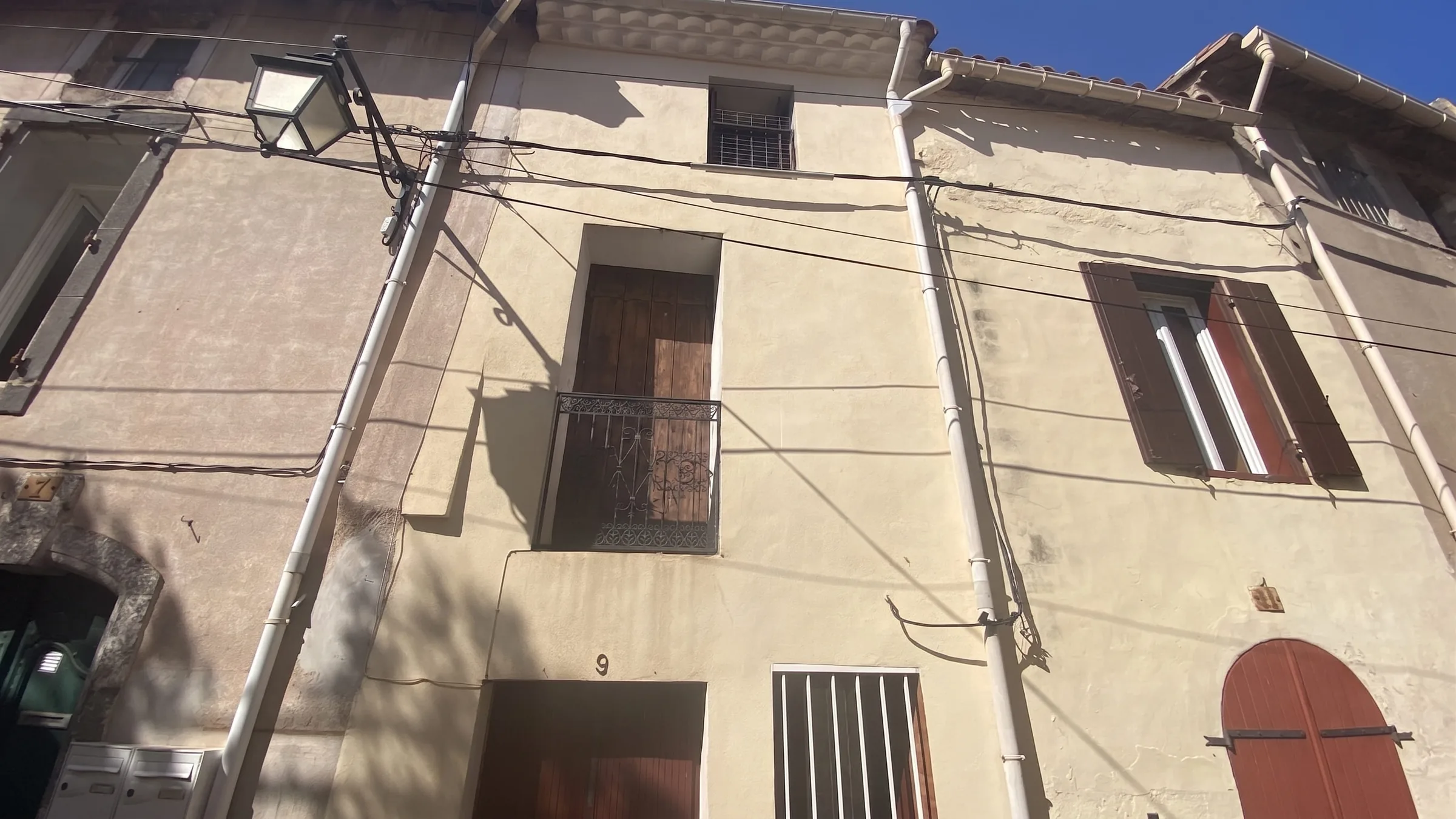 Façade de l'immeuble, 9 rue de la Fayette à Marseillan