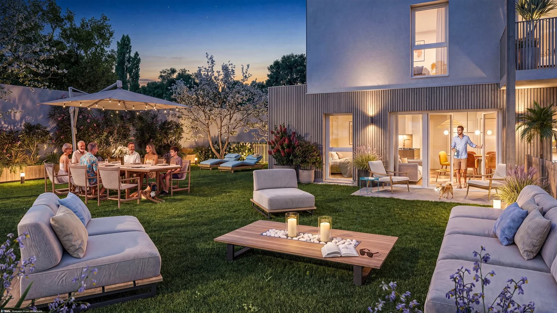 Le jardin de Manufacture à la tombée du jour : terrasses éclairées et convives à table